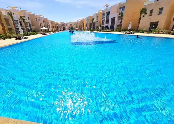 Luxurious Sea View 2 Bedroom & Private Garden To The Pool At Mangroovy Daire Hurgada