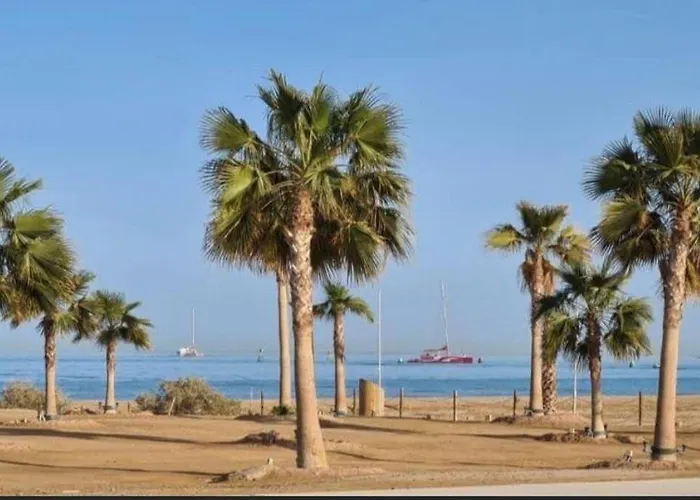 Daire Luxurious Sea View 2 Bedroom & Private Garden To The Pool At Mangroovy
