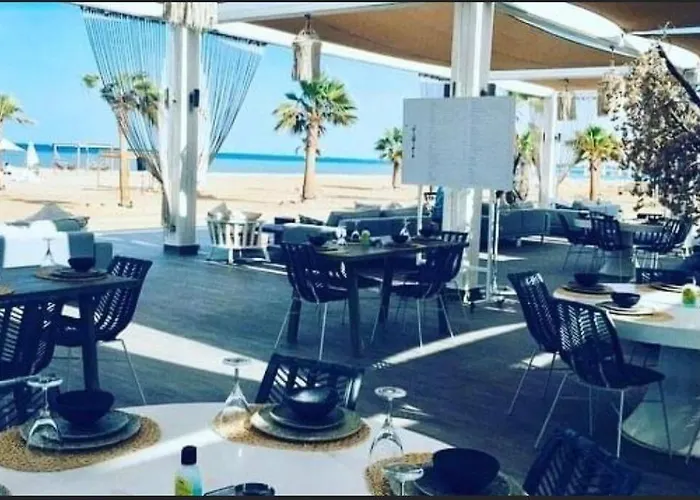 Luxurious Sea View 2 Bedroom & Private Garden To The Pool At Mangroovy *