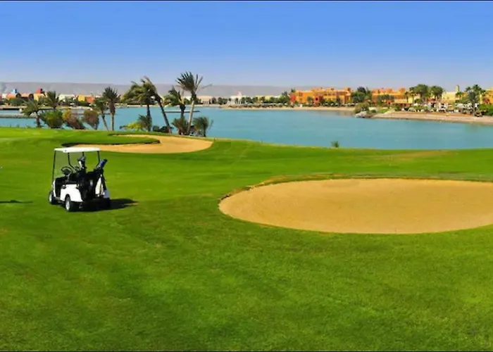 Daire Luxurious Sea View 2 Bedroom & Private Garden To The Pool At Mangroovy Hurgada