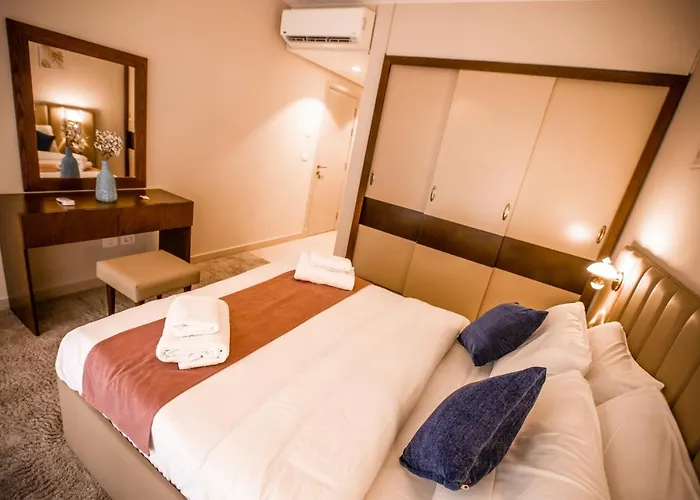 Daire Luxurious Sea View 2 Bedroom & Private Garden To The Pool At Mangroovy *