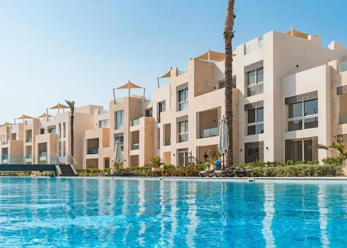 Luxurious Sea View 2 Bedroom & Private Garden To The Pool At Mangroovy *