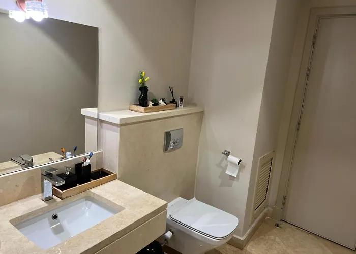 Daire Luxurious Sea View 2 Bedroom & Private Garden To The Pool At Mangroovy *